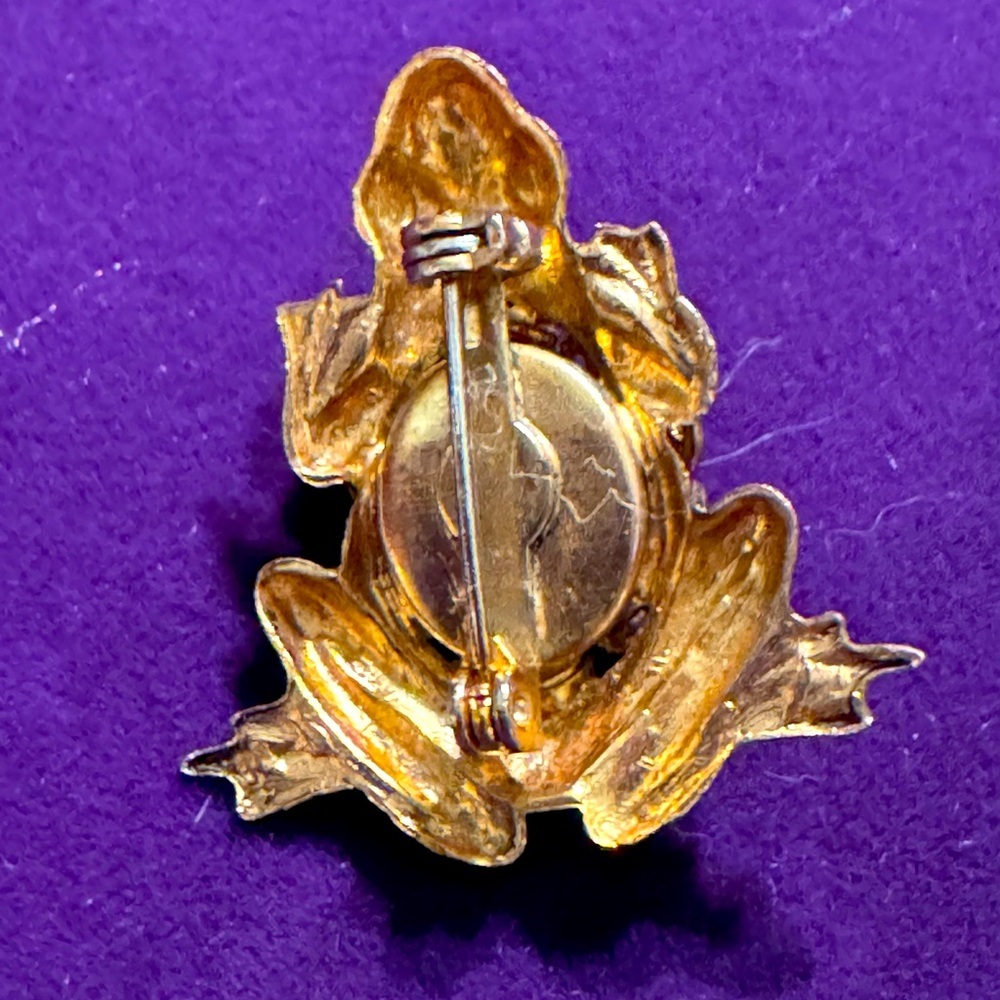 Vintage Gold tone costume jewelry Frog Brooch - Picture 7 of 7